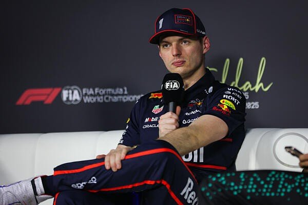 Szaúdi Nagydíj - Verstappené a dzsiddai pole pozíció