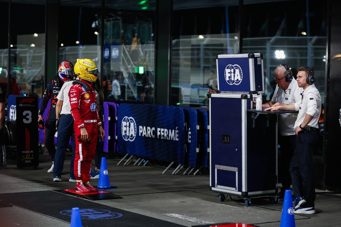  - Helmut Marko: Lewis Hamilton valóban kétségbeesettnek tűnik!