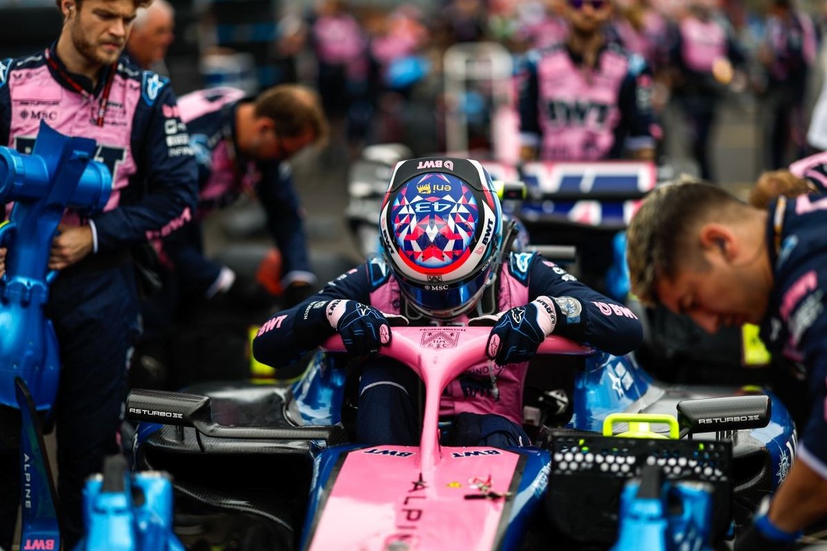  és  - Orvosi vizsgálatra szorult Colapinto a nagy bukás után - fotókon az összetört Alpine