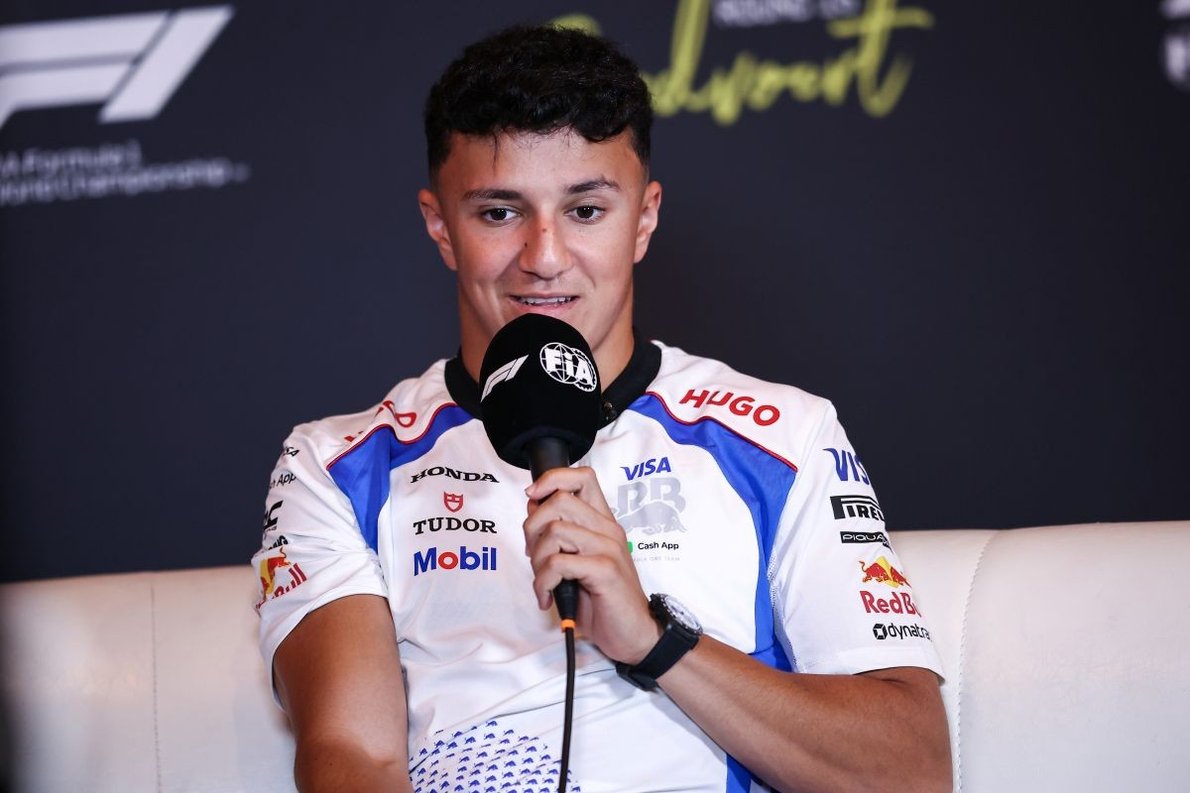  és  - Újonc a nagyok között: Hadjar lenyűgöző köre borította az erősorrendet