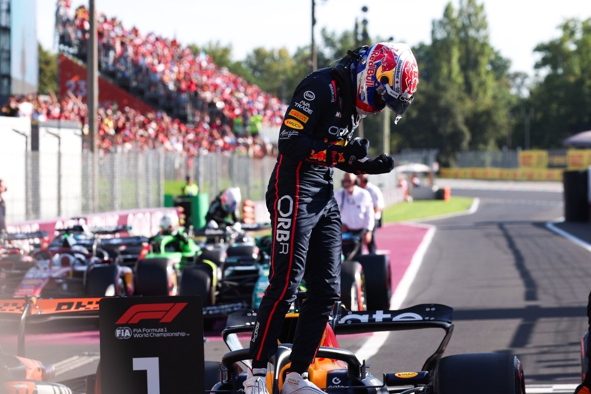  - Brundle az onboard felvételen hallotta meg, miért ért véget Verstappen dominanciája