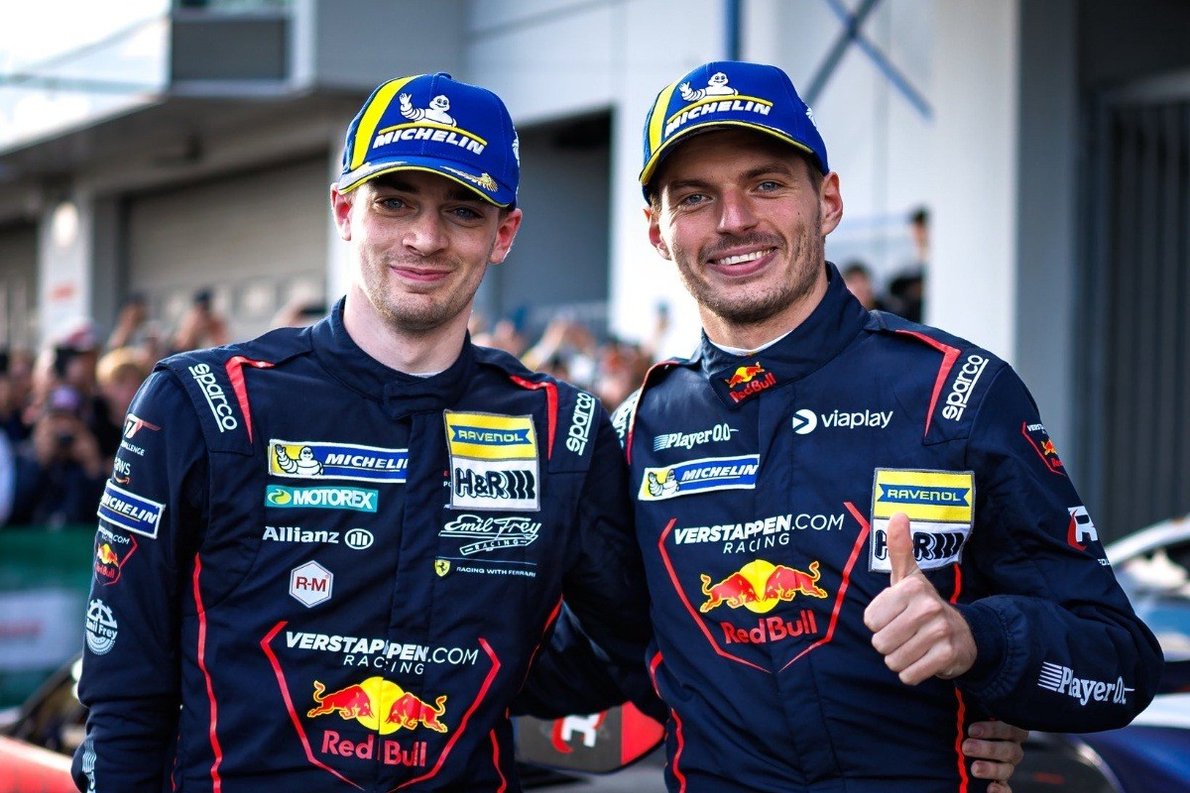  - „Ez nagyon szokatlan" - a nürburgringi kommentátor Verstappenékről