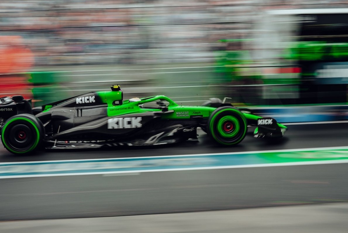  és  - Bortoleto nagyon kiakadt Hamiltonra a Belga Nagydíj szabadedzésén (videó)