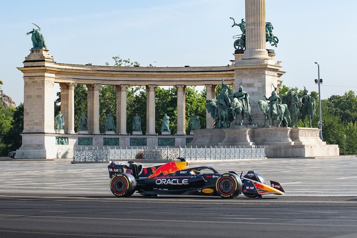 Magyarul köszönt be a Red Bull, szép lassan érkeznek az F1-es csapatok