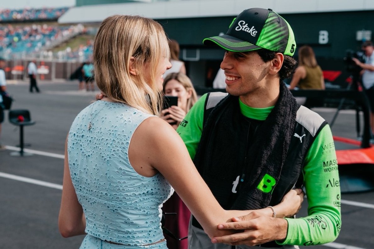 és - Meglepő pilóta kerülhet Verstappen mellé Johnny Herbert szerint