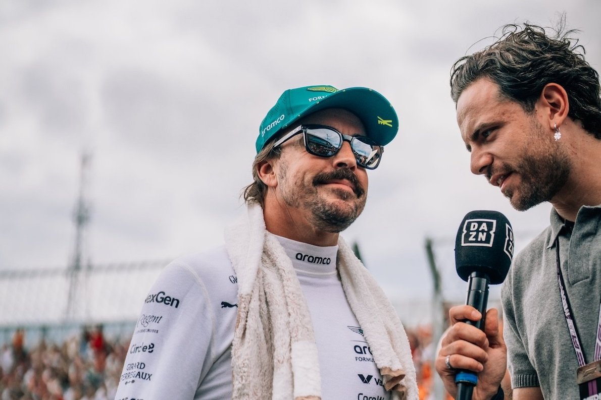  és  - Arra kérték Alonsót, hogy lépjen hátrébb Stroll javára