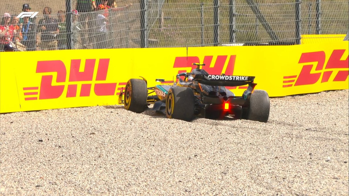  - Videó: Antonelli incidense után megszakították a holland FP1-et!