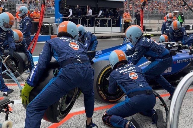  és  - BRÉKING - Mindkét Williamst kizárták a Szingapúri Nagydíj időmérőjéről!