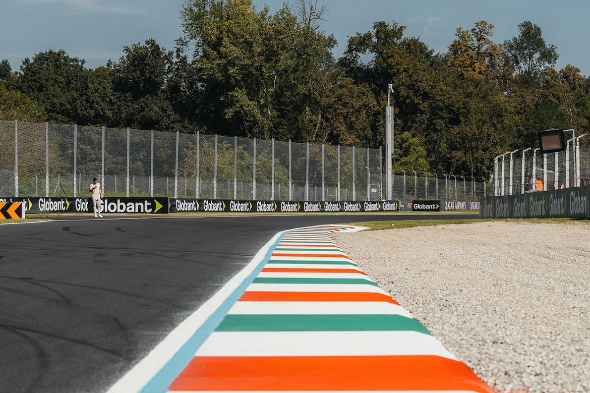 Szombati motorsport-program: F1-es időmérő, MotoGP-sprint, WEC, F2, F3!