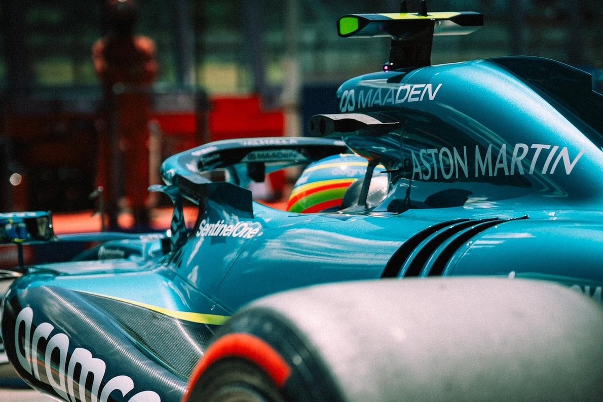  - Milliárdos üzlet a Forma-1-ben: az Aston Martin kiszáll, de mégis marad