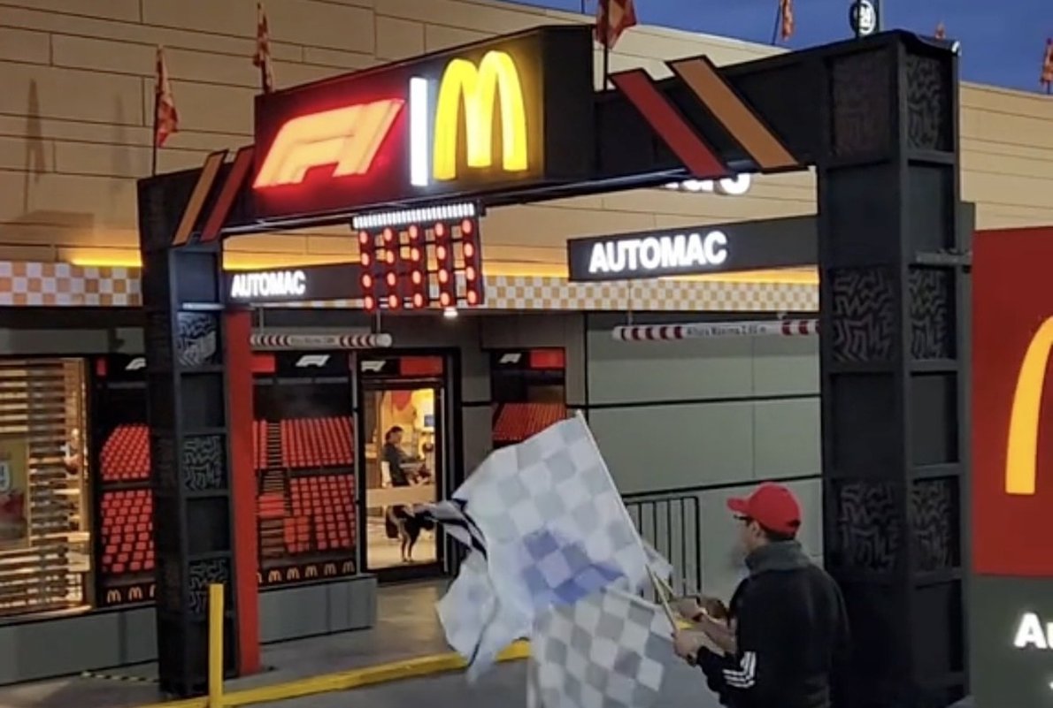  és  - Exkluzív Forma-1-es promóciót indított a A McDonald's