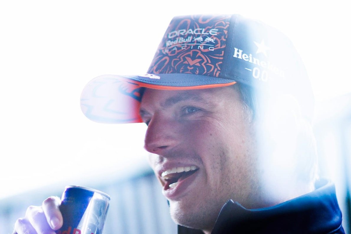  - Remekül halad célja elérése felé Verstappen a Nordschleifén!