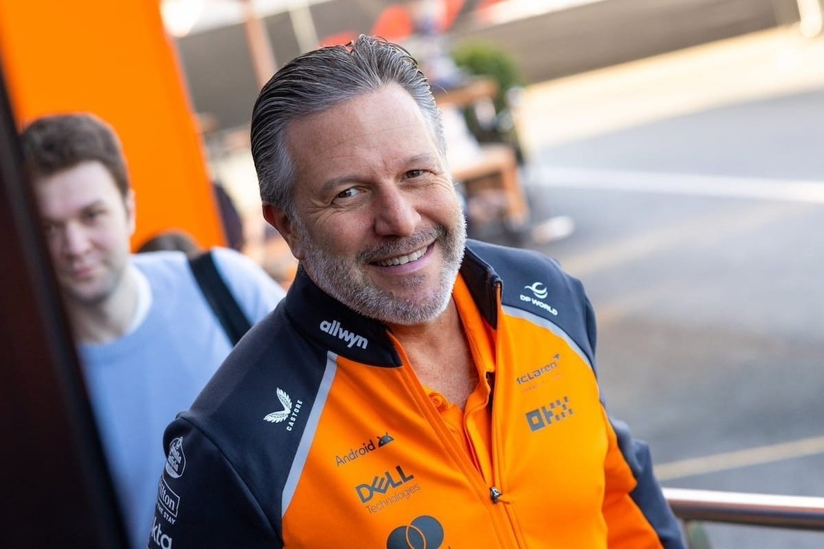  és  - Brown keményen bírálta Hülkenberget a McLaren kettős kiesése után