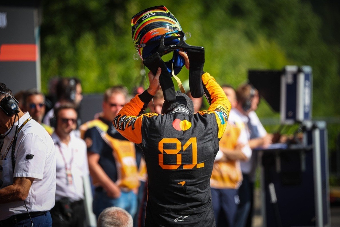  és  - Montoya szerint Piastri „bolond módjára” hagyta nyitva az ajtót a Norris-incidensnél