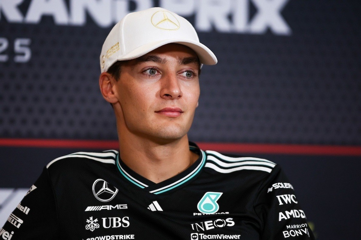  és  - Russell: “Egyetlen dolog miatt írtam alá a szerződést, és az nem a pénz vagy a kötelezettségek”