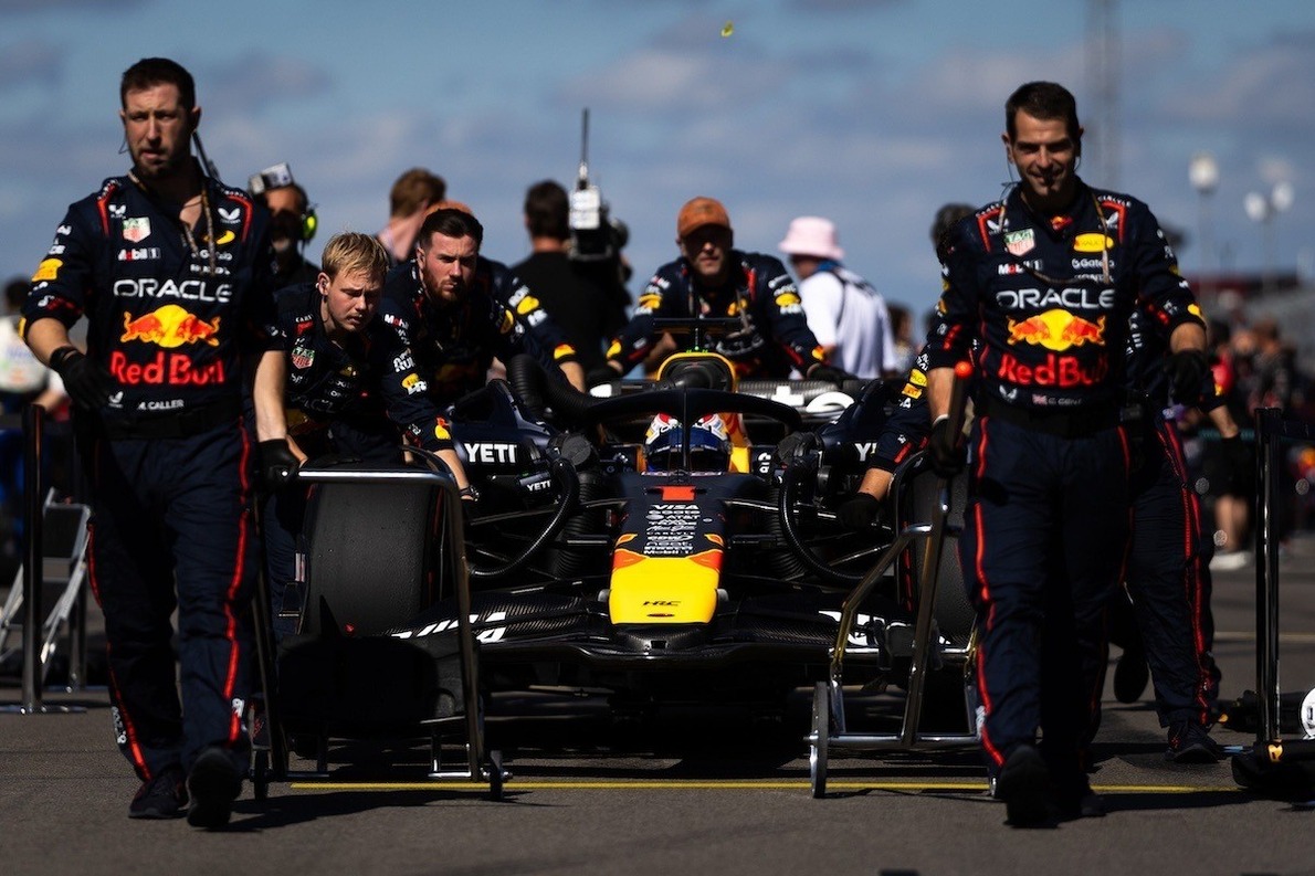  és  - Kiderült a Red Bull-büntetés pontos oka - piszkos húzással próbálták segíteni Verstappent