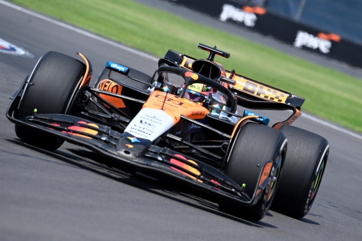 Vasárnapi motorsport-program: Mexikói Nagydíj az F1-ben, Maláj Nagydíj a MotoGP-ben, óraállítás!