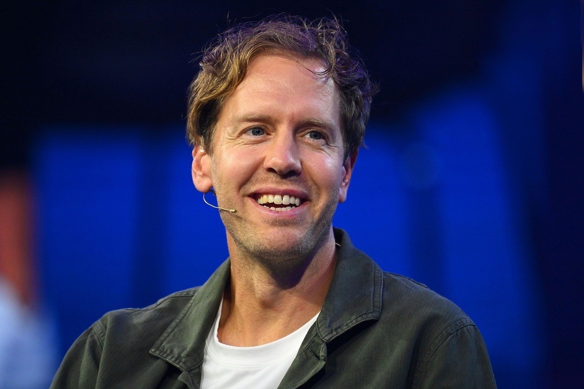  és  - Hamilton őszintén beszélt a Vettellel való kapcsolatáról: „Ő a legsokoldalúbb pilóta”