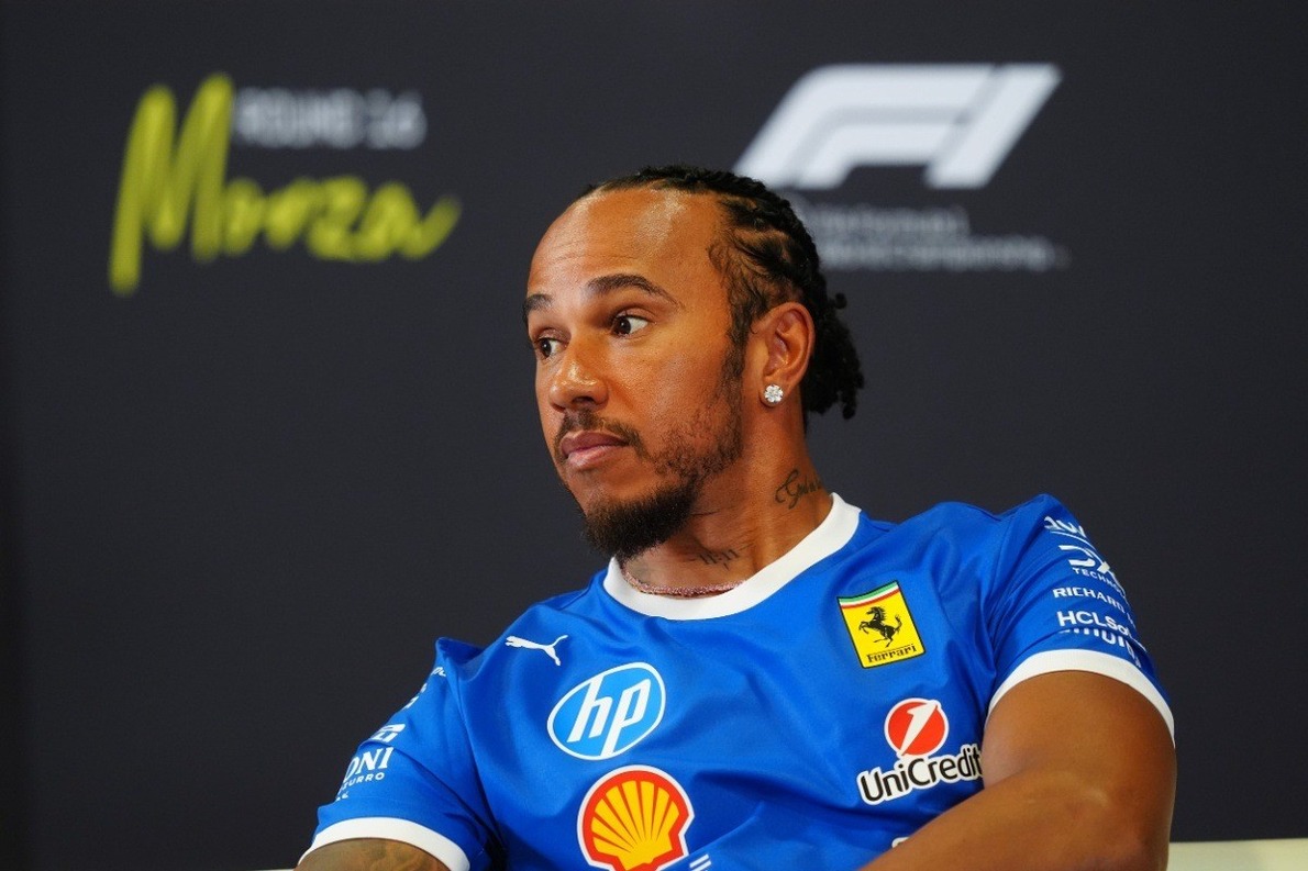  és  - Hamilton a belső politika problémájába ütközött a Ferrarinál - olasz sajtó