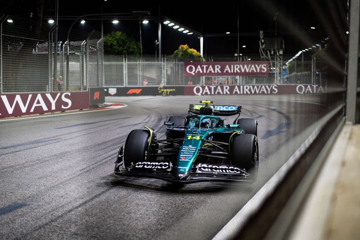  - Button szerint Alonso különleges trükkje állhat az Aston Martin meglepő szingapúri tempója mögött