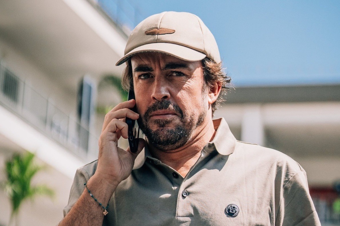  és  - Alonso elárulta, miért van George Russell képe a telefonján (fotó)