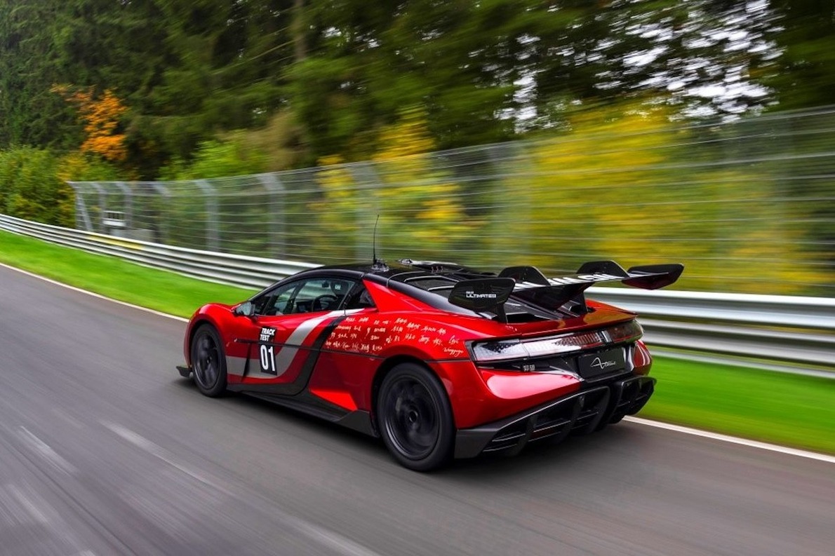 "Történelmi rekord: 7 perc alatt a Nürburgringen a kínai villanyautó"