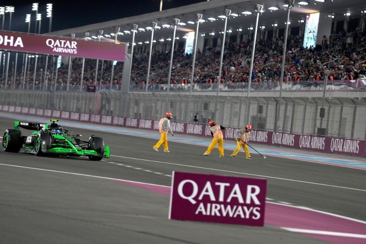 Súlyos büntetés vár a pilótákra, ha figyelmen kívül hagyják az új katari szabályt