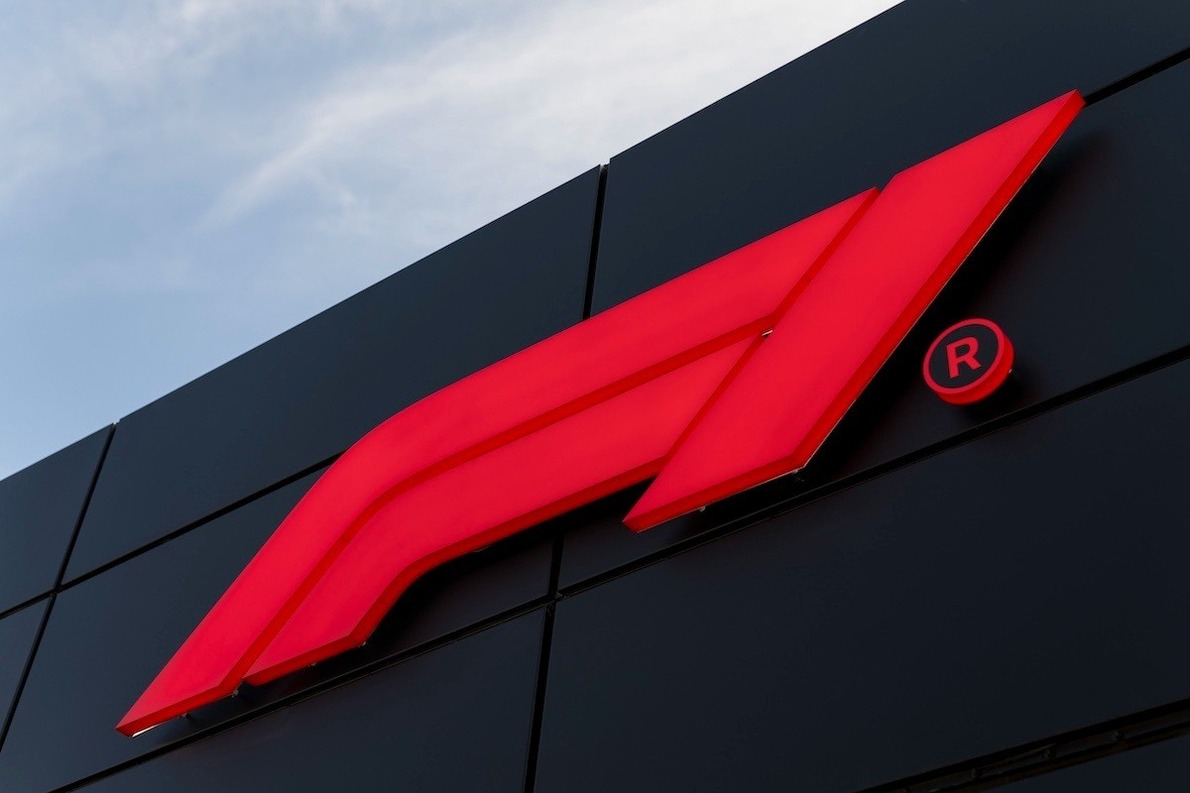 Döntött az F1 a kötelező két boxkiállás és a 2026-os festések sorsáról