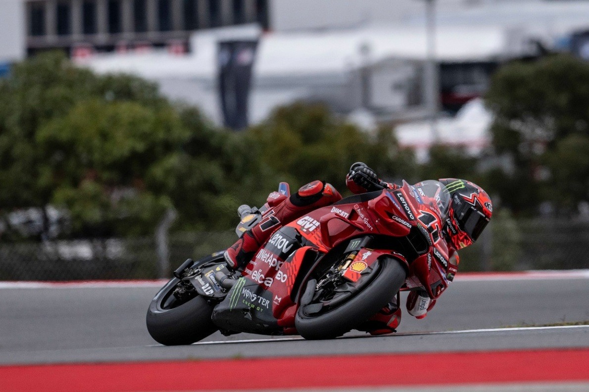 és - Bulega célba ért és pontot szerzett első MotoGP-futamán