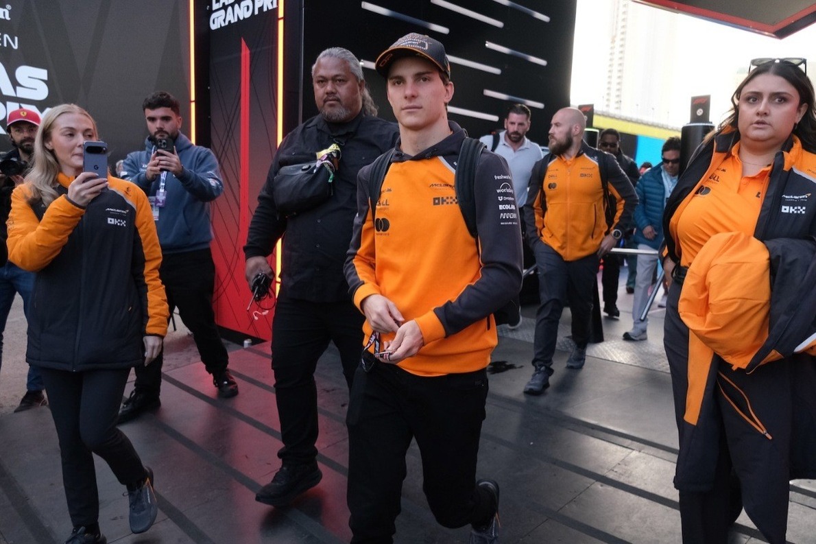  és  - Egy korábbi Instagram-poszt miatt kerülhet bajba Oscar Piastri