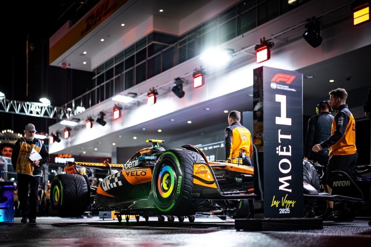  és  - "Gyanús különbség van a két autó között" - Jos Verstappen nekiment a McLarennek