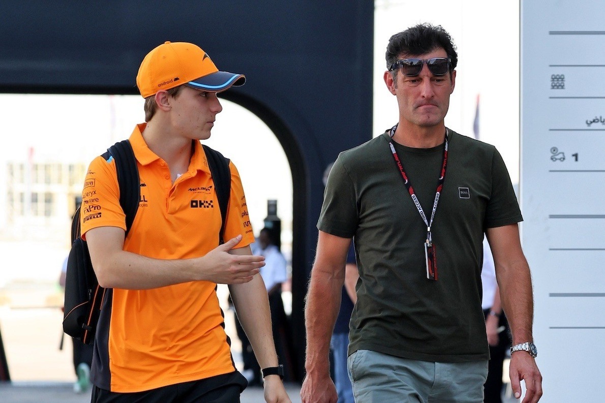 és - Schumacher: Piastrinak kellene valami, amit Webber nem tud neki megadni, mert csak "telefonálgat"