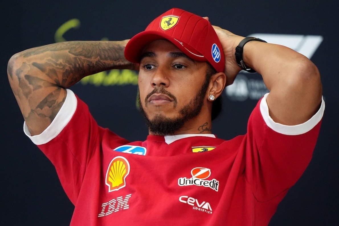  és  - Kravitz szerint a Ferrari zokon vette Hamilton „dossziéit”