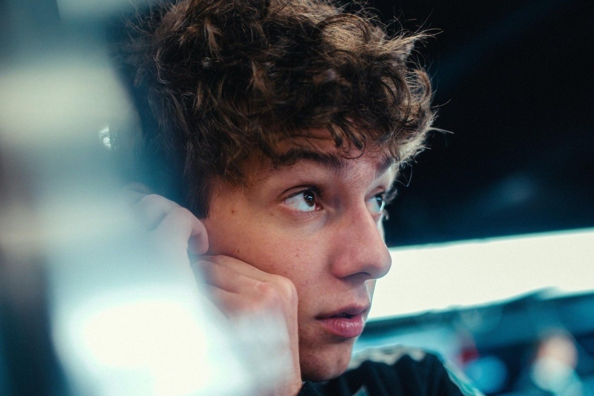  és  - Antonelli: Nagyon különbözik az autó a tavalyitól