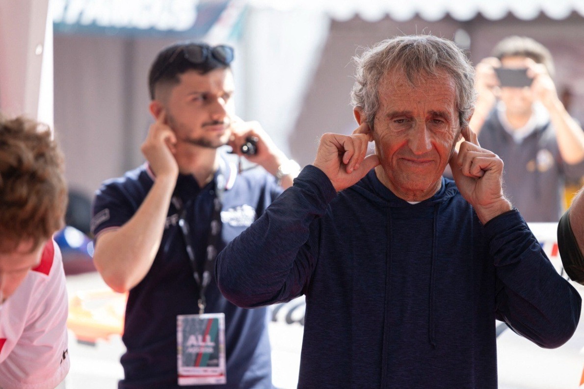  és  - Prost gratulált Norrisnak, ugyanakkor Verstappent is méltatta Abu-Dzabiban