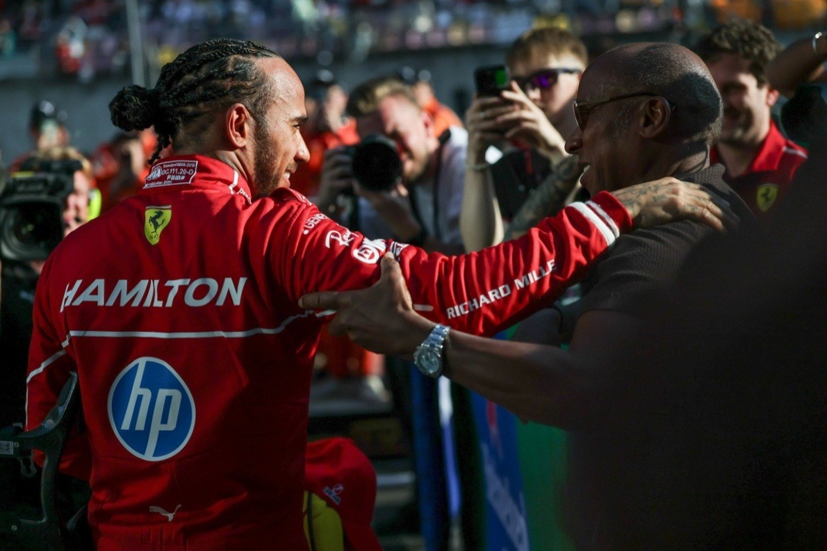  - Hamilton apja már most megágyazhatott fia visszavonulása utáni karrierjének?