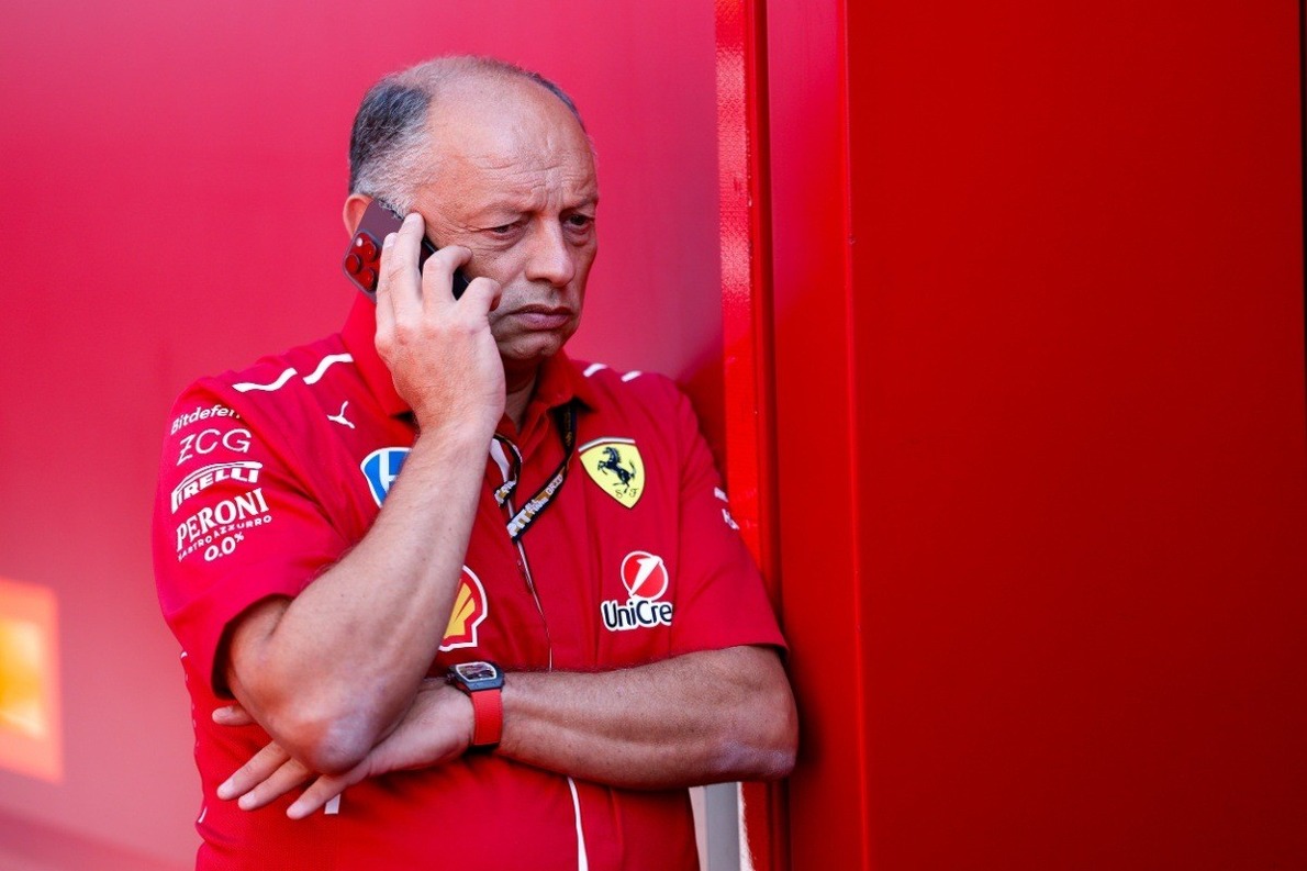  és  - Leclerc panaszkodik, Elkann dühös, Vasseur viszont tapsol – mi folyik a Ferrarinál?