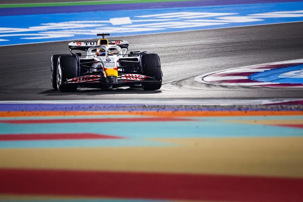  - „Lego-autót vezetek” – ezért vesztette el Hadjar a hatodik helyét Katarban