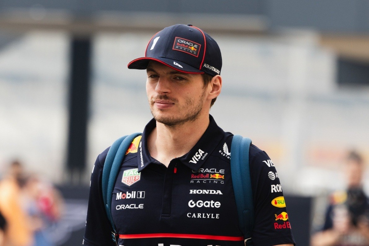  és  - A Racing Bulls jelezte, van elég bajuk, nem segítenek Verstappennek