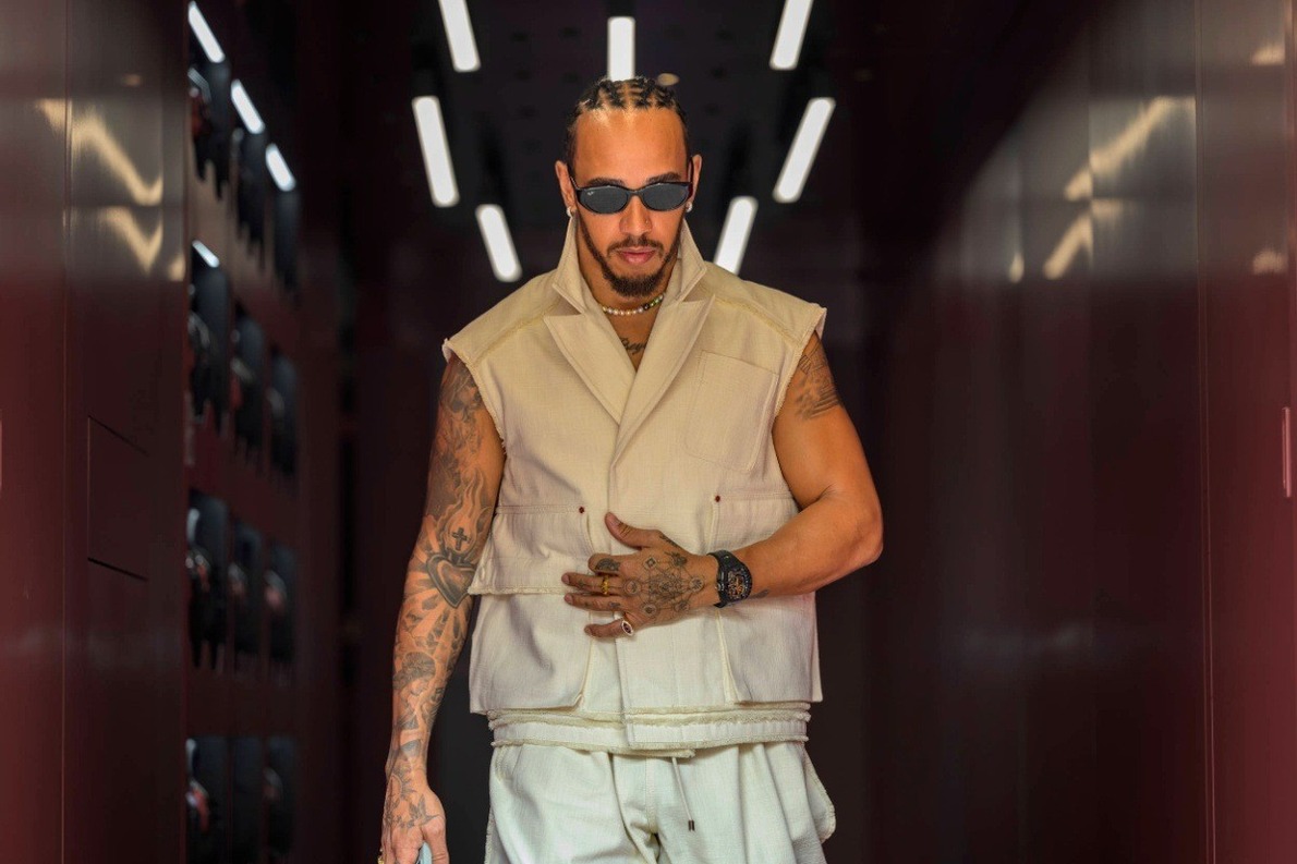  és  - Hamilton: "Ennél jobbat érdemelne a Ferrari"