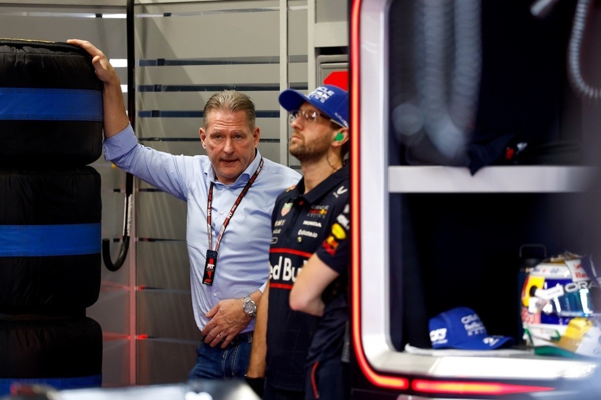  és  - „Kérdezzétek meg Stefanót!” – Jos Verstappen meglepő kijelentést tett fia jövőjéről