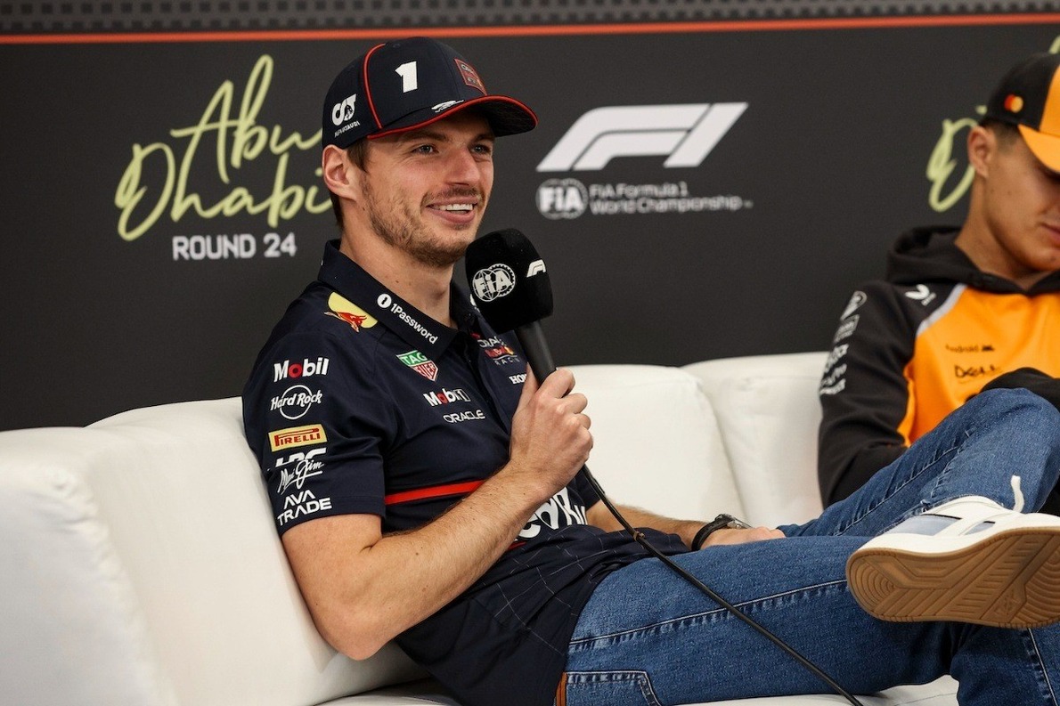  és  - Verstappen: "Apám Afrikában ralizik, anyám a kutyákkal van, és igazából nekem se kellene már itt lennem"