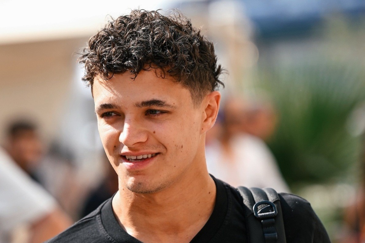 és - Norris elárulta, miért vesztegelt órákig a McLaren Bahreinben