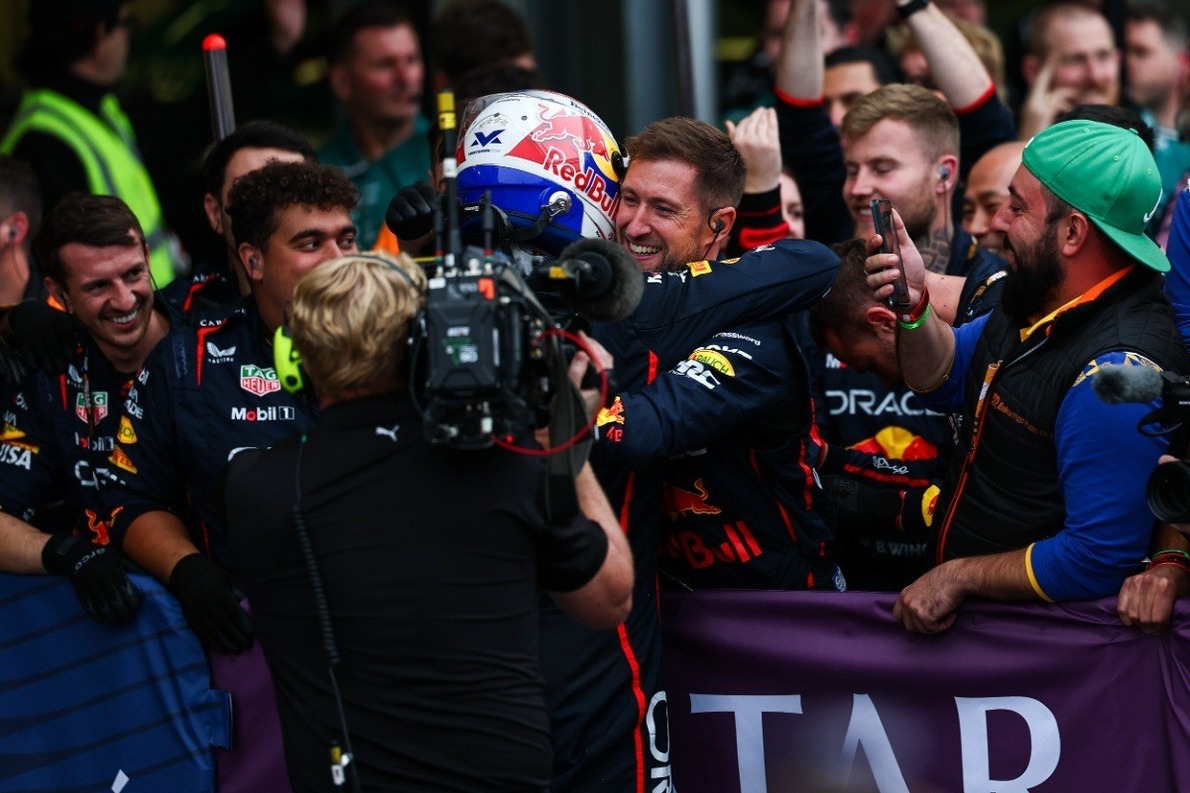  és  - Ezúttal is Verstappen erőltette rá a csapatra a győztes taktikát