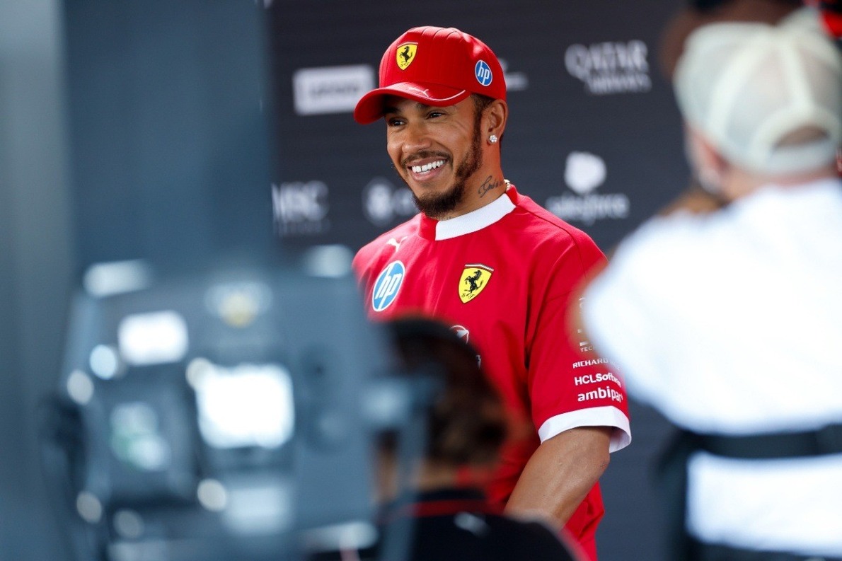  és  - Hamilton végre bajnoki autót vezethet? A jelek ebbe az irányba mutatnak!