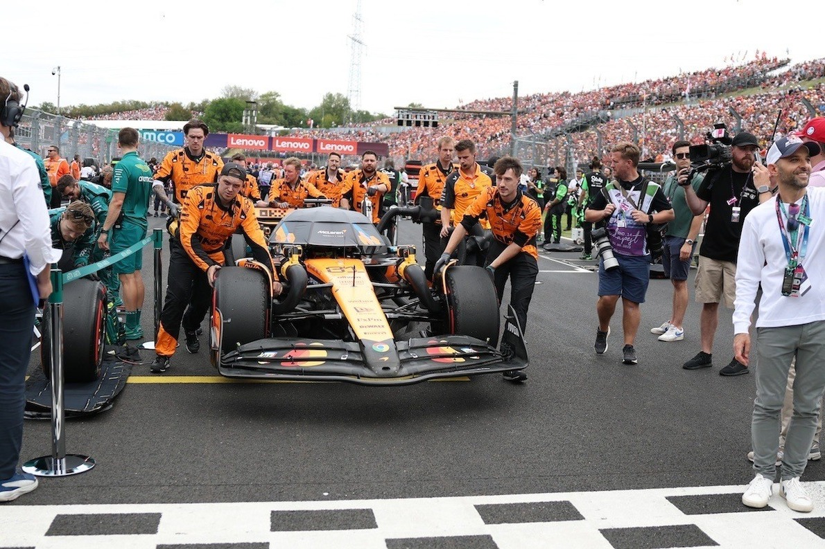  és  - Kilenc hétvégén is ütközik a Forma–1 és MotoGP versenynaptára 2026-ban