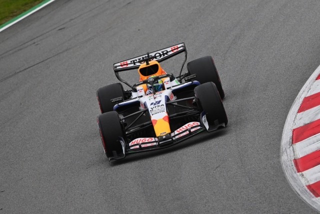 - A Racing Bulls újonca „pozitívan” értékelte a csapat barcelonai tesztjét