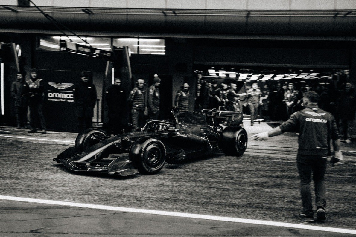 és - Váratlan döntés Barcelonában: az Aston Martin lemondta az extra körözést