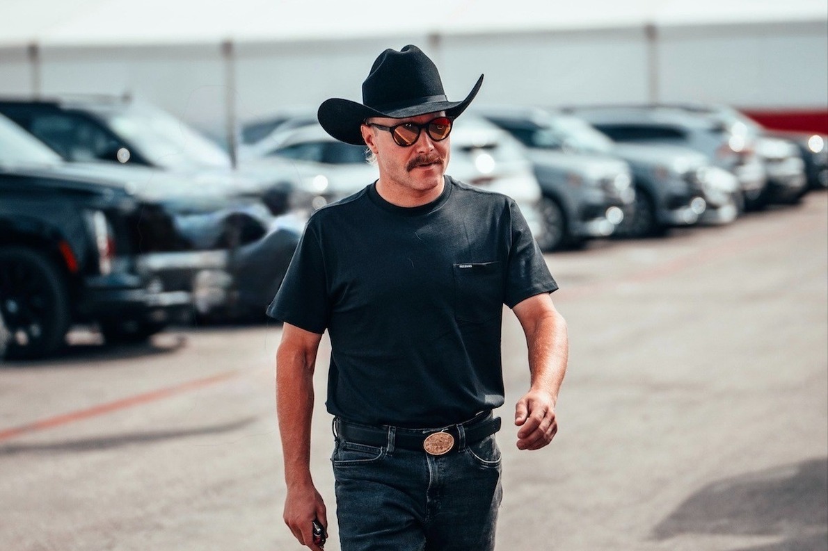  - Bottas félmeztelen újévi posztja felrobbantotta az internetet!