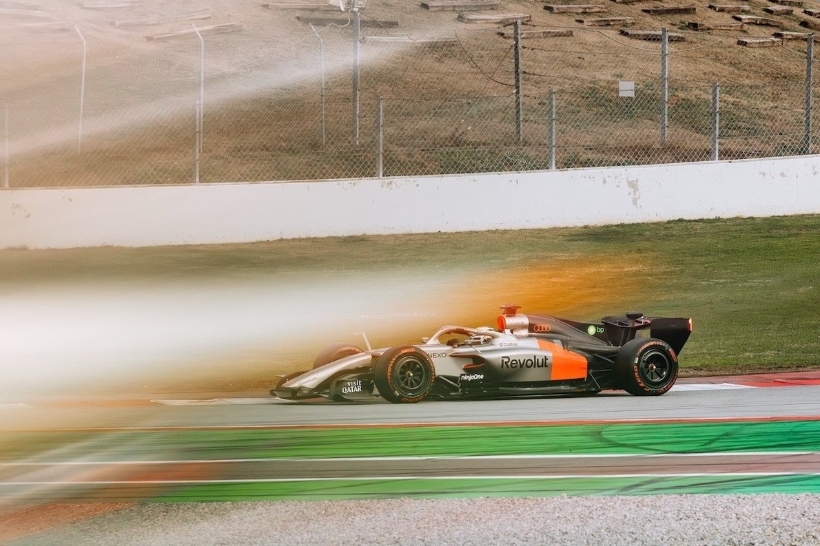  és  - Folytatódik az Audi vesszőfutása: Hülkenberg alatt is megállt az autó Barcelonában